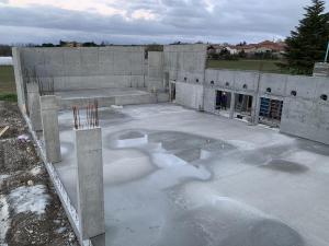 Murs, dallage et poteaux en béton armé