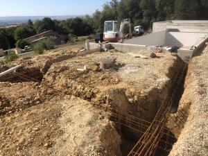 Excavation et ferraillage des tirants sismiques pour la terrasse