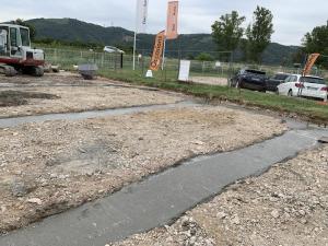 Coulage des tirants sismiques et des massifs puis pose des platines