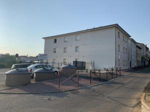 Réhabilitation d’un ancien hôtel en immeuble d’habitation à St Rambert d’Albon